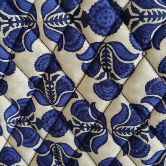 Vera Bradley blue and white crossbody bag - Picture 3 of 3